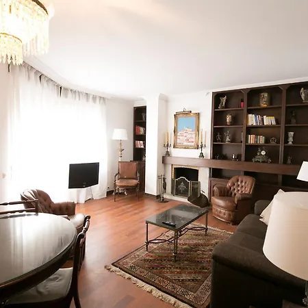 Akicity Lisboa Charm1 *